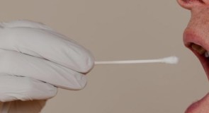 Il nuovo test salivare per COVID-19 è più semplice da usare per tutte le età